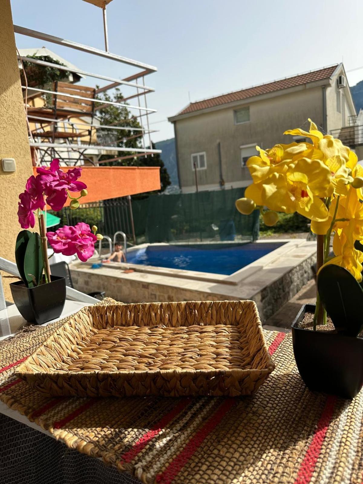 Themis Apart Hotel Котор Экстерьер фото