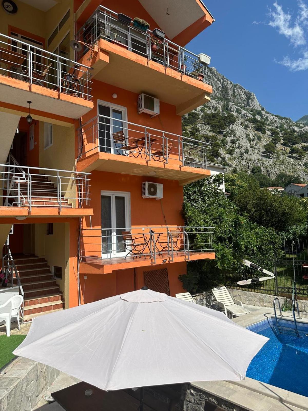 Themis Apart Hotel Котор Экстерьер фото