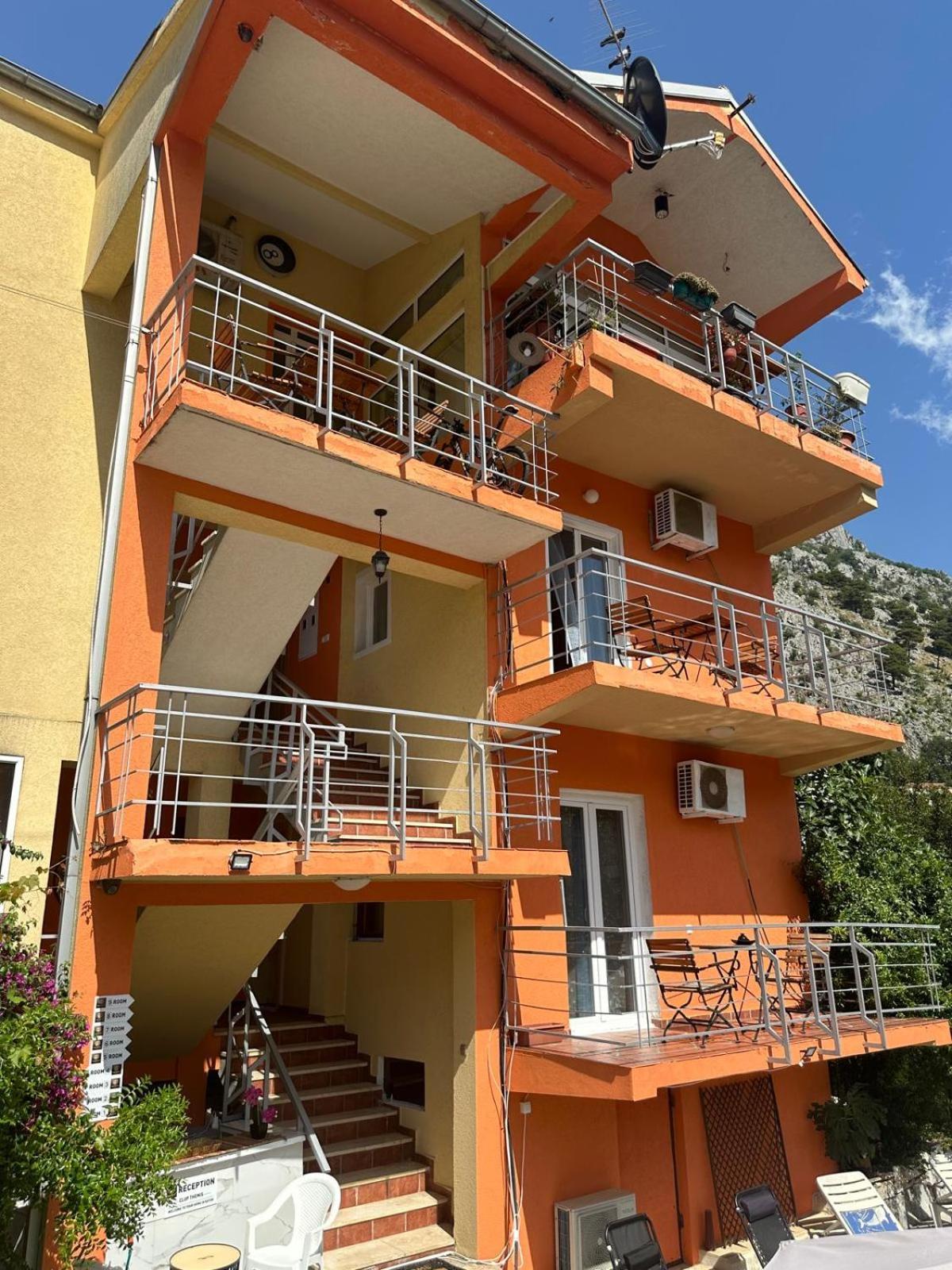 Themis Apart Hotel Котор Экстерьер фото
