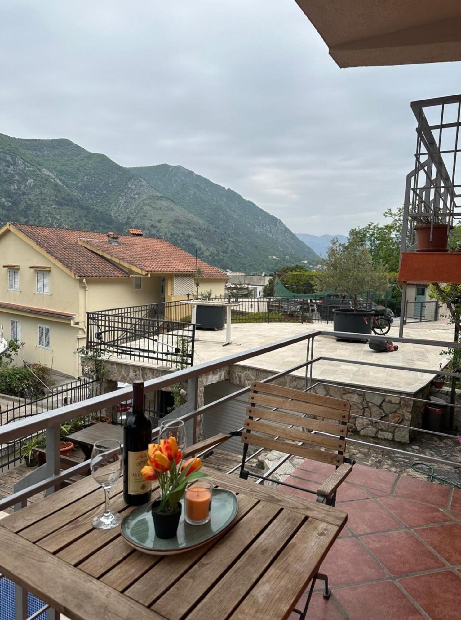 Themis Apart Hotel Котор Экстерьер фото